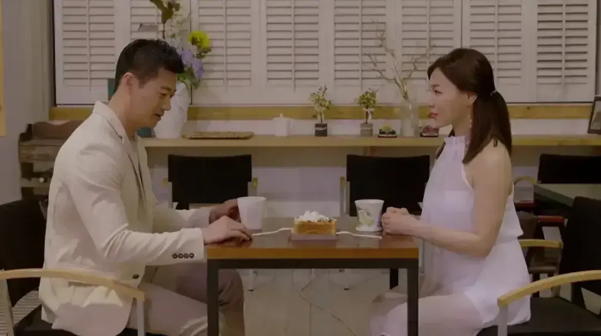 《我邻居的妻子》韩国电影未删减1080P韩语中字高清资源-百度网盘夸克迅雷下载-我邻居的妻子完整版在线观看-乏味婚姻中的情感越界