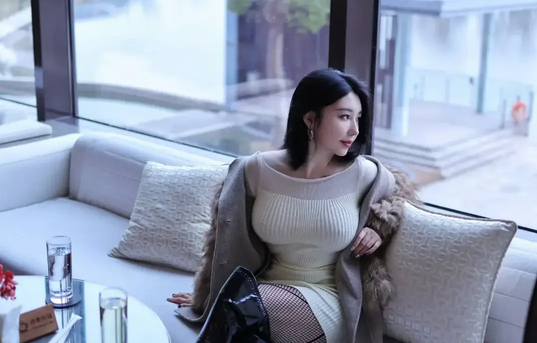 《教母三人行》Eliy短剧未删减完整版在线观看-教母godmom三部曲蓝光典藏全集-4K高清免费看